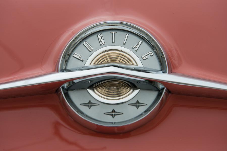 Логотип Pontiac Star Chief Convertible (2867DTX) 1957 года  (фото 23 из 33)